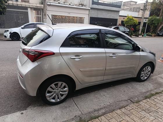 HYUNDAI HB20 1.0 COMFORT 12V FLEX 4P MANUAL HYUNDAI HB20 1.0 COMFORT 12V FLEX 4P MANUAL